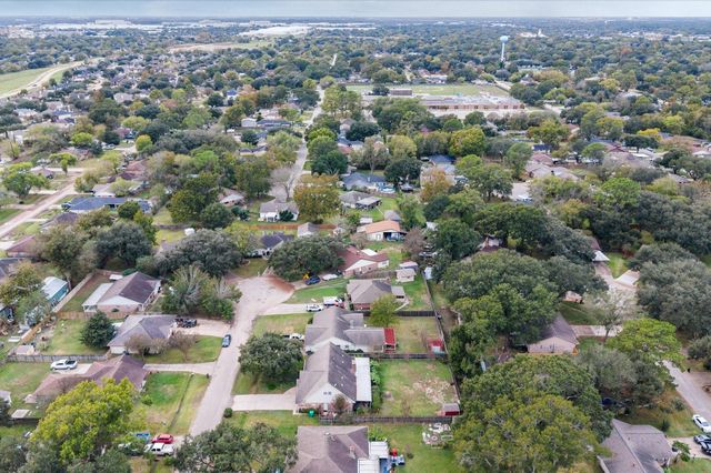 12502 Maxim Drive, Houston, TX 77065