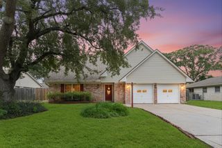 12502 Maxim Drive, Houston, TX 77065