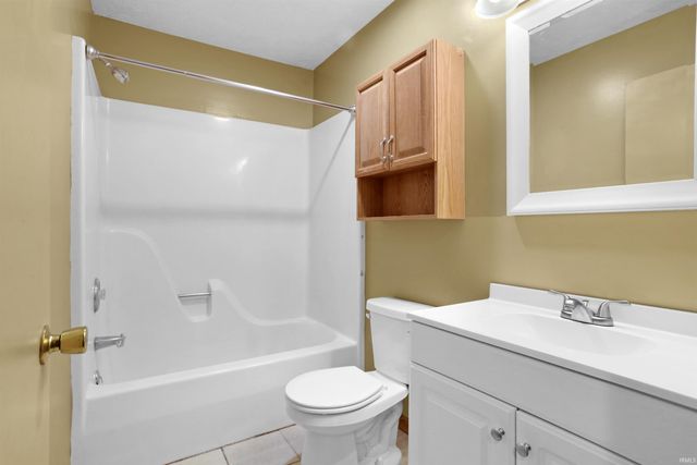 6188 Yosemite Drive, Newburgh, IN 46730