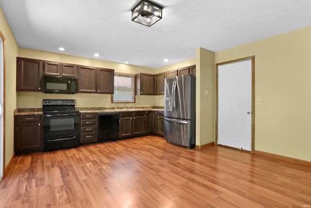 6188 Yosemite Drive, Newburgh, IN 46730