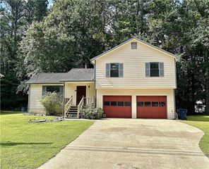 305 Westwood Court, Dallas, GA 30132