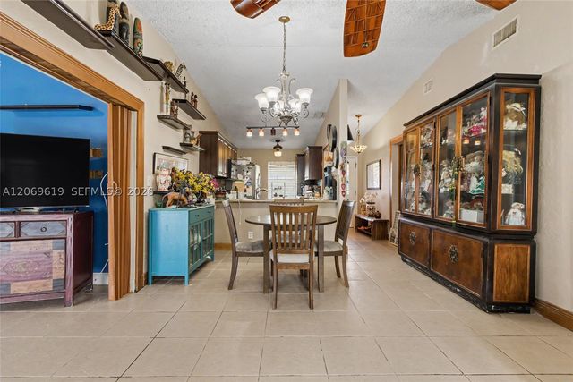 5510 S Lakewood Cir S A, Margate, FL 33063