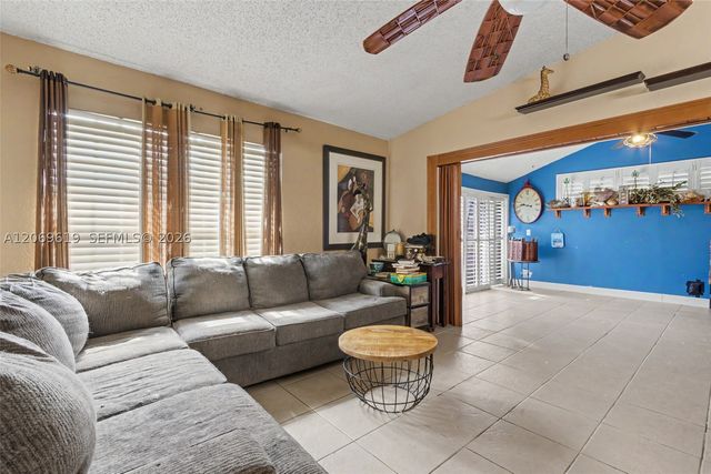 5510 S Lakewood Cir S A, Margate, FL 33063