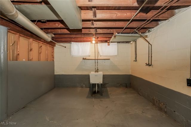 19707 Pawnee Avenue, Cleveland, OH 44119