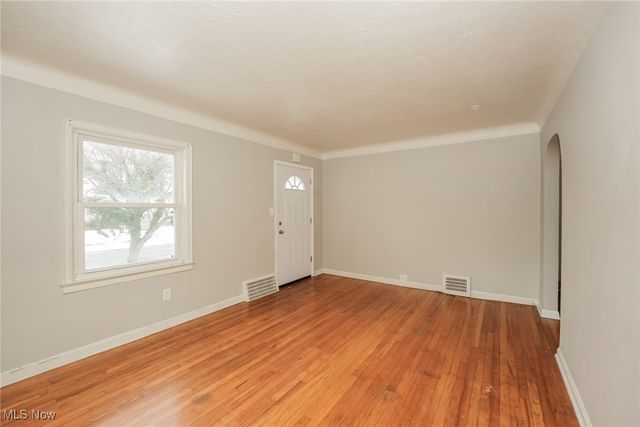 19707 Pawnee Avenue, Cleveland, OH 44119