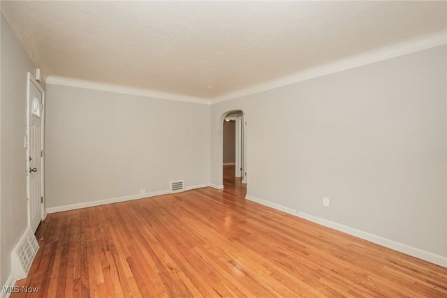 19707 Pawnee Avenue, Cleveland, OH 44119