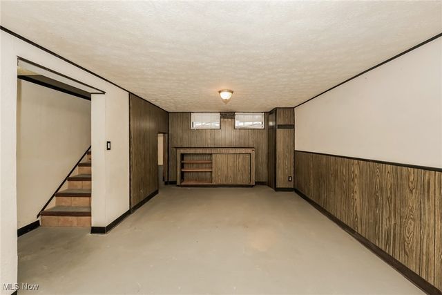 19707 Pawnee Avenue, Cleveland, OH 44119