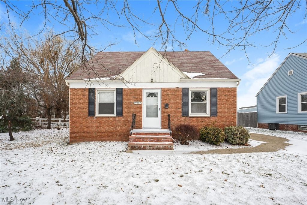 19707 Pawnee Avenue, Cleveland, OH 44119