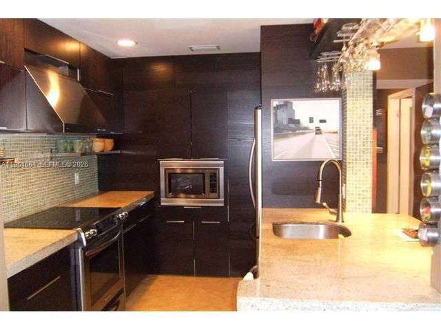 2642 NW 33rd Street 1905, Oakland Park, FL 33309