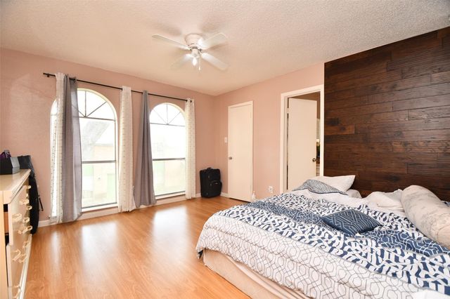 7797 Cook Road, Houston, TX 77072