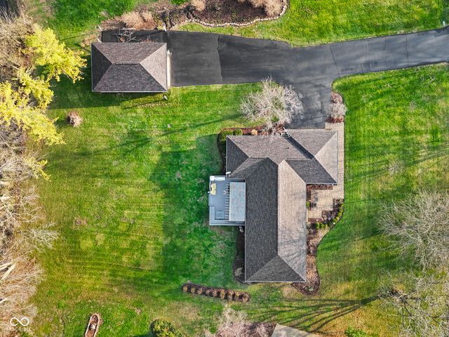 2496 S Sunrise Drive, New Palestine, IN 46163