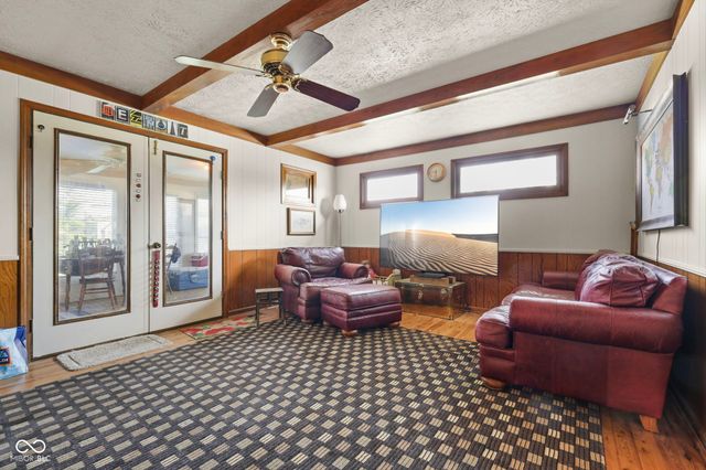 2496 S Sunrise Drive, New Palestine, IN 46163