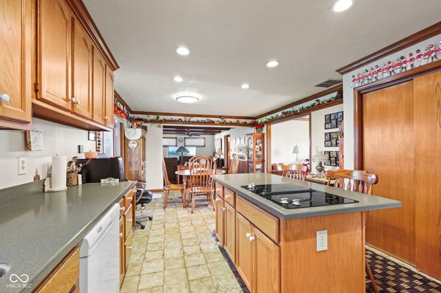 2496 S Sunrise Drive, New Palestine, IN 46163