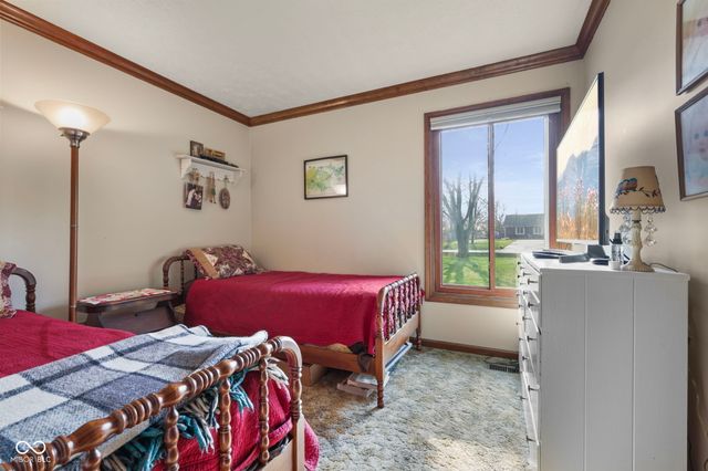 2496 S Sunrise Drive, New Palestine, IN 46163