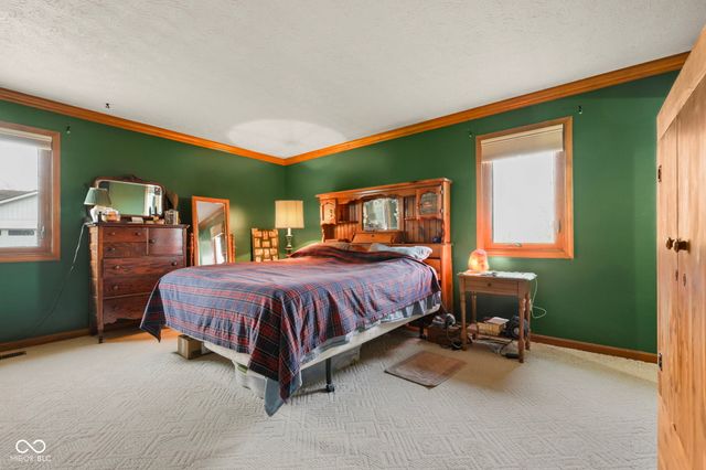 2496 S Sunrise Drive, New Palestine, IN 46163