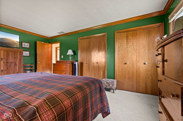 2496 S Sunrise Drive, New Palestine, IN 46163