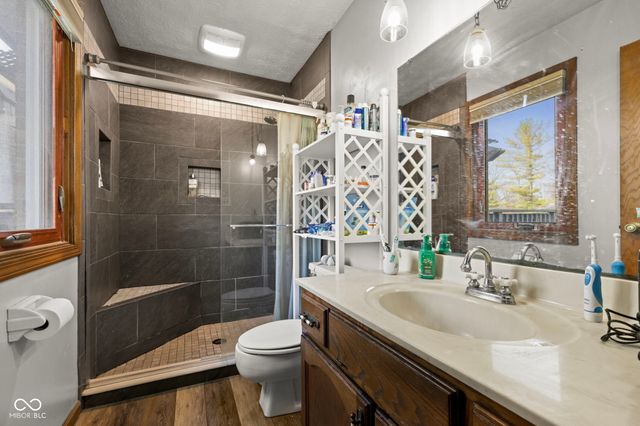 2496 S Sunrise Drive, New Palestine, IN 46163