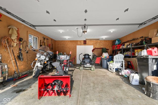 2496 S Sunrise Drive, New Palestine, IN 46163