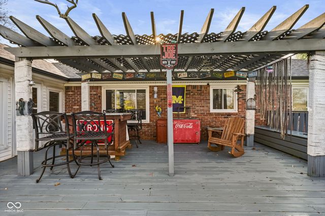 2496 S Sunrise Drive, New Palestine, IN 46163