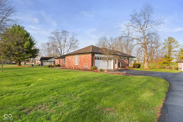 2496 S Sunrise Drive, New Palestine, IN 46163