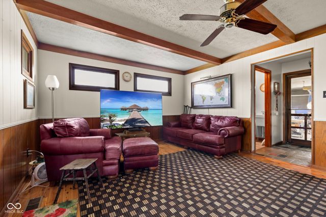 2496 S Sunrise Drive, New Palestine, IN 46163