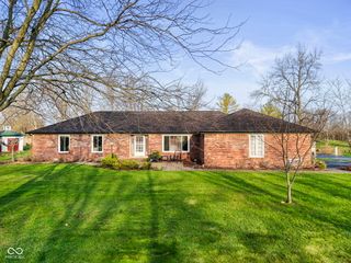 2496 S Sunrise Drive, New Palestine, IN 46163