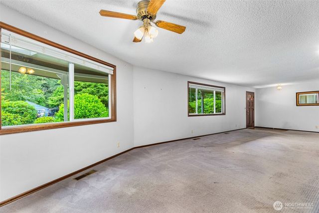 5815 7th Avenue SE, Lacey, WA 98503