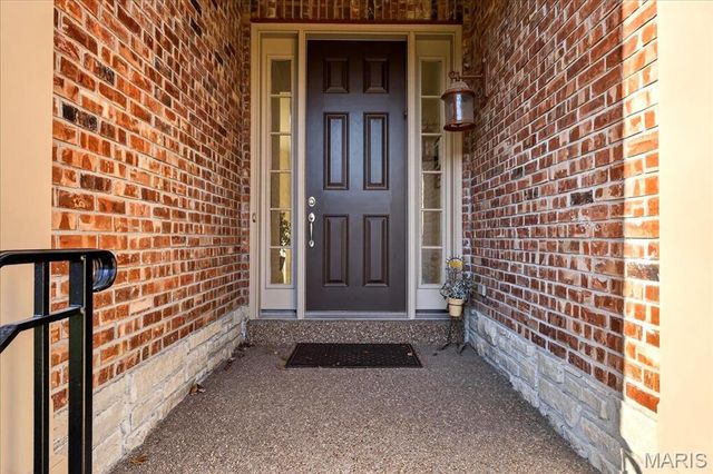 21 Old Belle Monte Road, Chesterfield, MO 63017