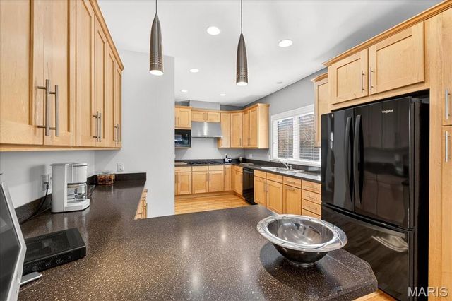 21 Old Belle Monte Road, Chesterfield, MO 63017