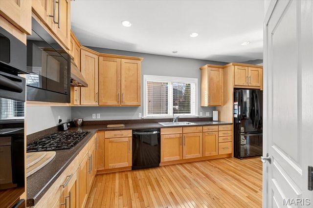 21 Old Belle Monte Road, Chesterfield, MO 63017