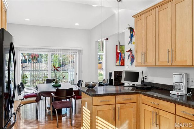 21 Old Belle Monte Road, Chesterfield, MO 63017