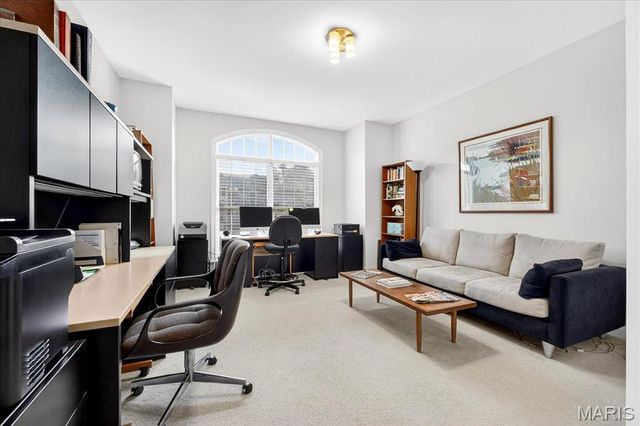 21 Old Belle Monte Road, Chesterfield, MO 63017