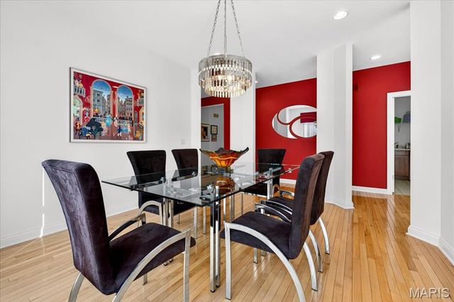 21 Old Belle Monte Road, Chesterfield, MO 63017