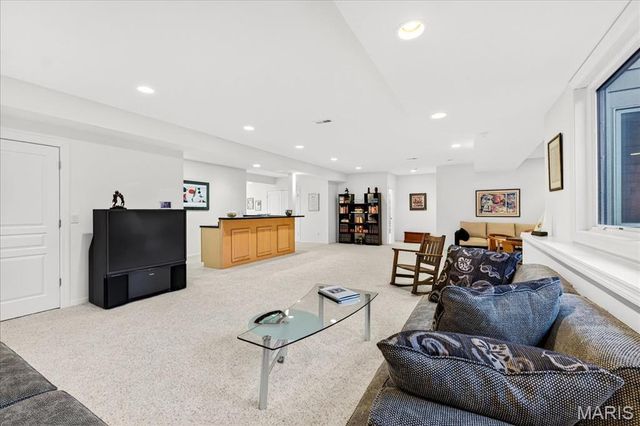 21 Old Belle Monte Road, Chesterfield, MO 63017