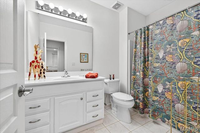 21 Old Belle Monte Road, Chesterfield, MO 63017