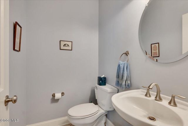 56 Schuurman Road, Schodack, NY 12033