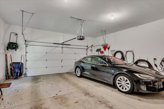 56 Schuurman Road, Schodack, NY 12033