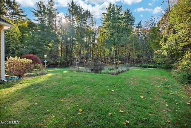 56 Schuurman Road, Schodack, NY 12033