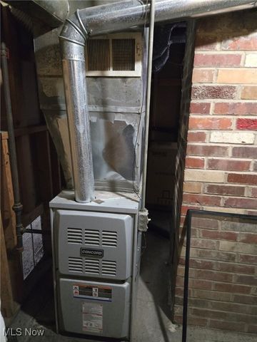 15009 Lawndale, Cleveland, OH 44128