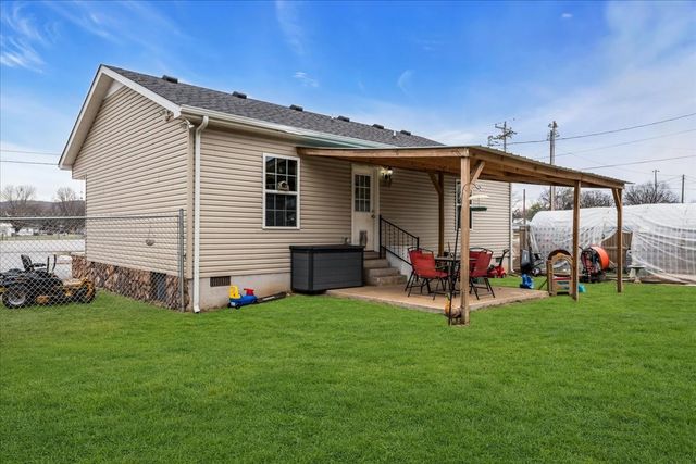 201 College St, N, Cowan, TN 37318