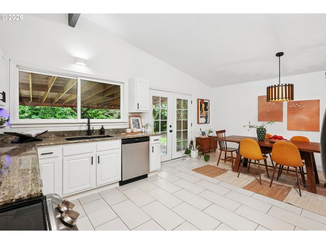 13243 Ne SACRAMENTO Dr, Portland, OR 97230