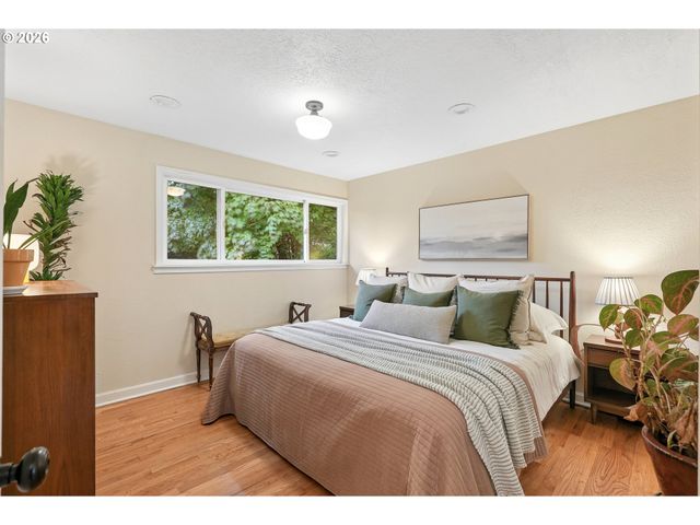 13243 Ne SACRAMENTO Dr, Portland, OR 97230
