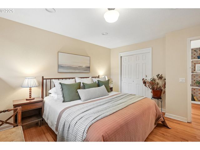 13243 Ne SACRAMENTO Dr, Portland, OR 97230