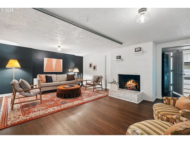 13243 Ne SACRAMENTO Dr, Portland, OR 97230