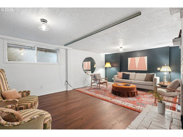 13243 Ne SACRAMENTO Dr, Portland, OR 97230