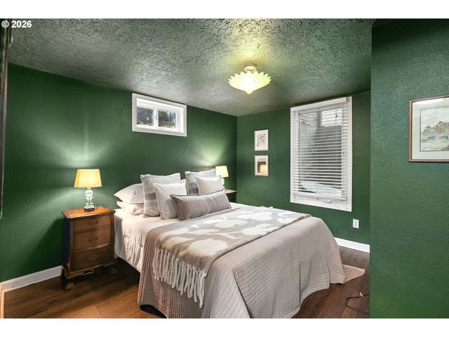 13243 Ne SACRAMENTO Dr, Portland, OR 97230
