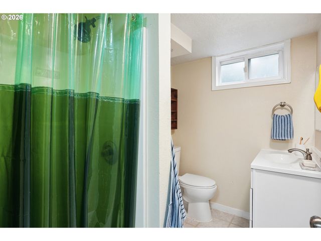 13243 Ne SACRAMENTO Dr, Portland, OR 97230