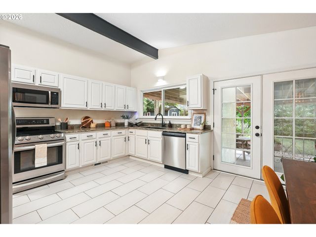 13243 Ne SACRAMENTO Dr, Portland, OR 97230
