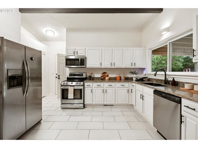 13243 Ne SACRAMENTO Dr, Portland, OR 97230