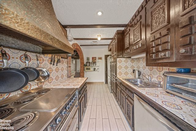 75-27 FURMANVILLE Avenue, New York City, NY 11379